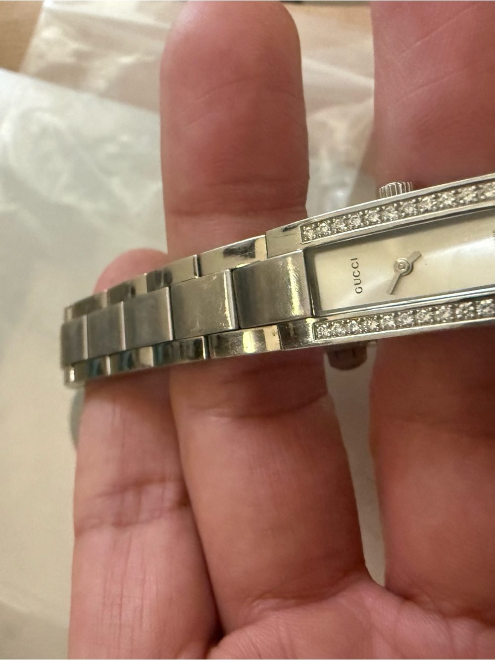 Gucci Watch Diamond Case 4600L Silver Dial Ladies Women's Stainless Steel 🔥🔥👀🤝⌚️